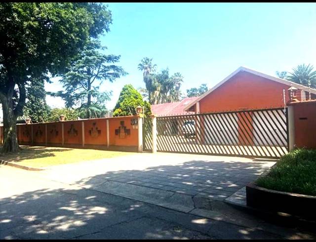 4 BEDROOM HOUSE FOR SALE IN BEYERS PARK